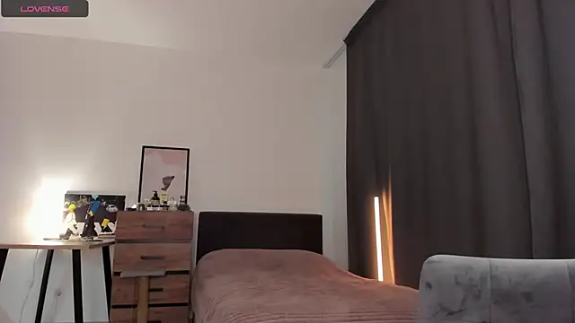 Snapshot of Alice_Dias chatting on February 11, 2025, 2:13 pm Alice Dias online show from February 11, 2025, 2:13 pm