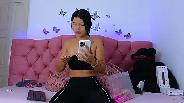 reychell hot01 online show from September 20, 2025, 1:27 pm