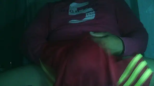 Snapshot of maxstelll chatting on February 11, 2026, 4:12 am maxstelll online show from February 11, 2026, 4:12 am