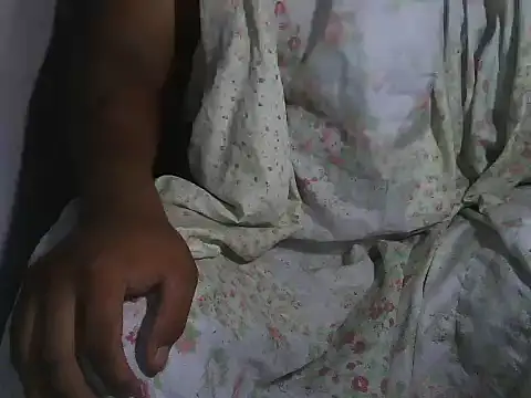 Snapshot of maxstelll chatting on February 28, 2026, 2:33 am maxstelll online show from February 28, 2026, 2:33 am