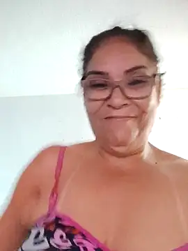 Delicy1 online show from April 11, 2026, 4:32 pm