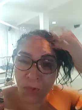 Snapshot of Delicy1 chatting on September 14, 2025, 4:57 am Delicy1 online show from September 14, 2025, 4:57 am
