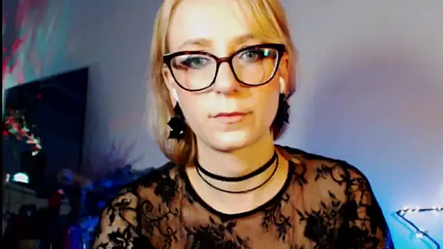 welliza online show from March 18, 2025, 1:57 am