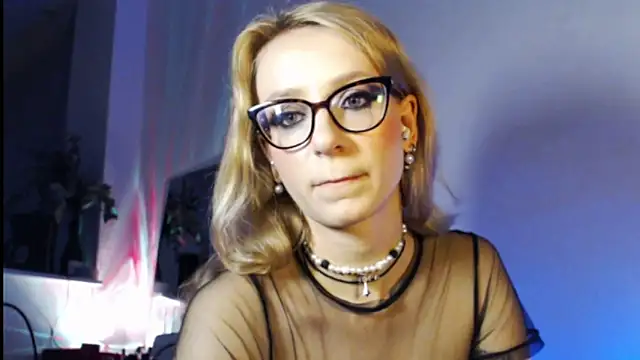 welliza online show from March 19, 2025, 1:10 am