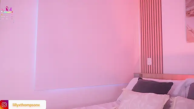 LillyThompson online show from October 3, 2025, 8:32 pm