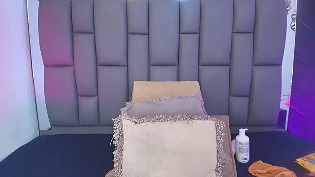  MiaBrown  online show from March 5, 2026, 12:13 pm