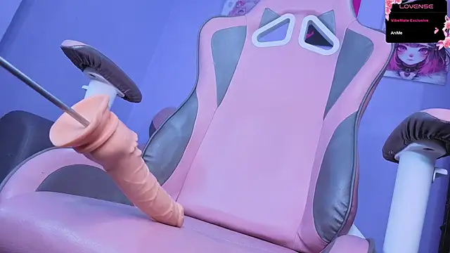 bella-lana2000 online show from September 11, 2025, 2:33 am