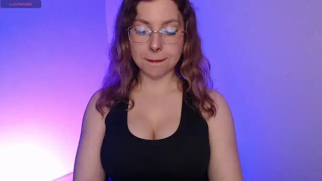 Leah Reed online show from September 29, 2025, 2:12 pm