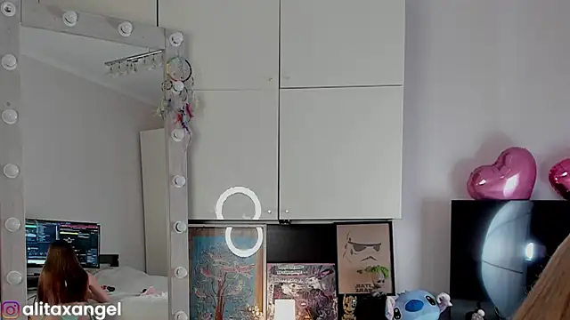 Snapshot of AlitaXAngelic chatting on July 14, 2026, 5:41 pm AlitaXAngelic online show from July 14, 2026, 5:41 pm