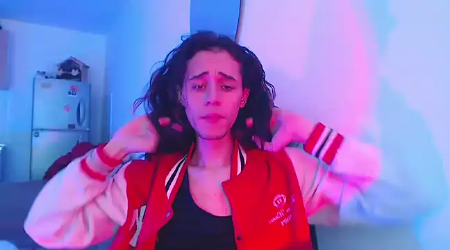 Snapshot of dussan chatting on February 18, 2025, 7:41 pm dussan online show from February 18, 2025, 7:41 pm