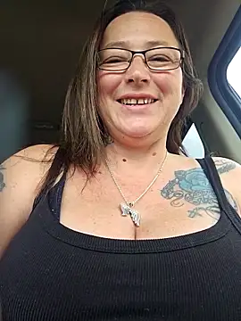 Snapshot of angelbaby1998 chatting on March 4, 2026, 11:01 pm angelbaby1998 online show from March 4, 2026, 11:01 pm