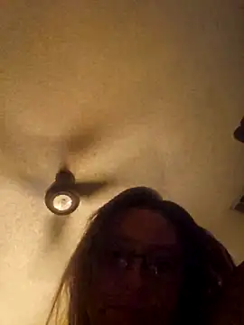 Snapshot of angelbaby1998 chatting on November 17, 2025, 11:09 pm angelbaby1998 online show from November 17, 2025, 11:09 pm