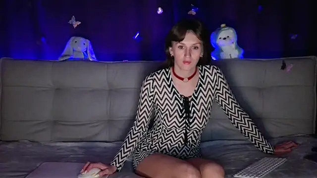 Snapshot of intolerable_girl chatting on November 17, 2025, 8:29 am intolerable girl online show from November 17, 2025, 8:29 am