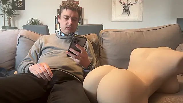 freddy0222222 online show from March 10, 2026, 12:20 pm