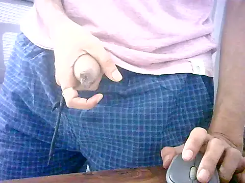 Snapshot of mrose8080 chatting on November 4, 2025, 9:29 pm mrose8080 online show from November 4, 2025, 9:29 pm