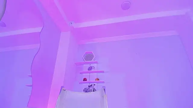 Snapshot of CamileHolmes chatting on March 2, 2025, 7:43 am CamileHolmes online show from March 2, 2025, 7:43 am