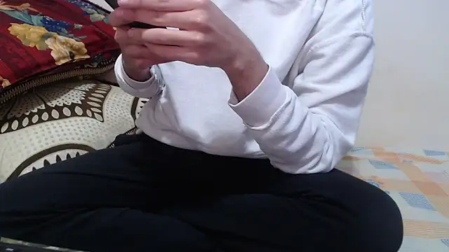 Alexdelarge323 online show from February 5, 2026, 11:39 am