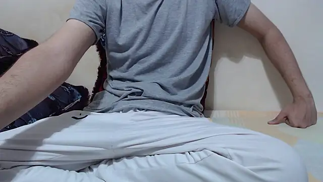 Snapshot of Alexdelarge323 chatting on July 13, 2026, 2:27 pm Alexdelarge323 online show from July 13, 2026, 2:27 pm