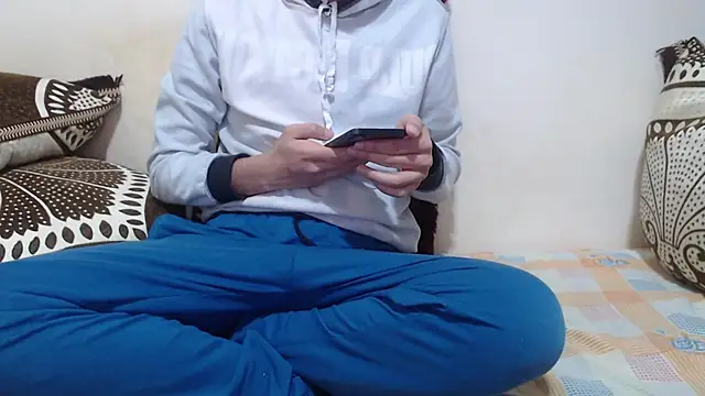 Alexdelarge323 online show from February 25, 2026, 1:44 pm