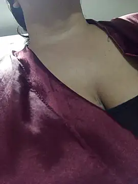 Snapshot of MariaGaitan chatting on April 1, 2026, 5:10 pm MariaGaitan online show from April 1, 2026, 5:10 pm