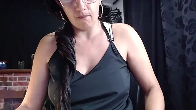 Lucynaugthyy online show from October 8, 2025, 12:50 pm