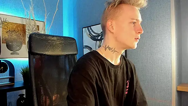 Snapshot of AlexxSweet chatting on March 16, 2025, 6:53 am AlexxSweet online show from March 16, 2025, 6:53 am