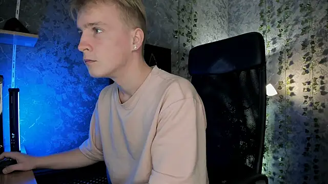 Snapshot of AlexxSweet chatting on September 28, 2025, 6:53 am AlexxSweet online show from September 28, 2025, 6:53 am