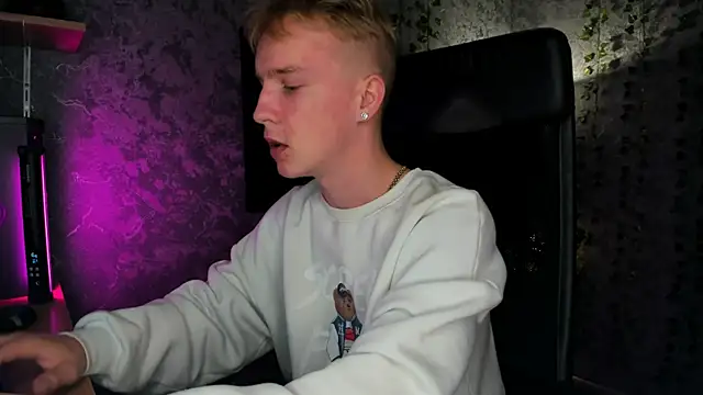 Snapshot of AlexxSweet chatting on September 14, 2025, 6:47 am AlexxSweet online show from September 14, 2025, 6:47 am