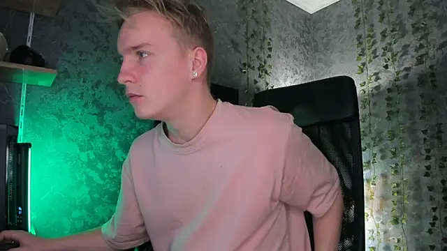 Snapshot of AlexxSweet chatting on November 23, 2025, 6:45 am AlexxSweet online show from November 23, 2025, 6:45 am