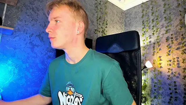 Snapshot of AlexxSweet chatting on October 3, 2025, 9:11 am AlexxSweet online show from October 3, 2025, 9:11 am