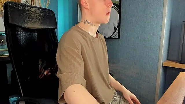 Snapshot of AlexxSweet chatting on March 9, 2025, 6:50 am AlexxSweet online show from March 9, 2025, 6:50 am