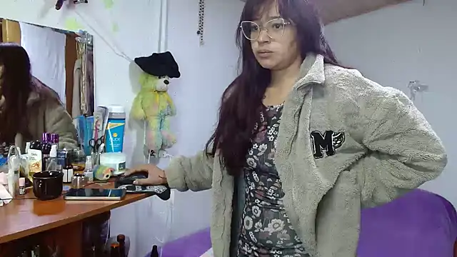 clarisse69 online show from January 13, 2026, 4:55 pm