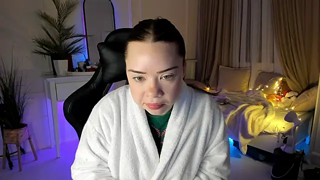 Snapshot of VixenMia chatting on February 26, 2025, 3:25 am VixenMia online show from February 26, 2025, 3:25 am
