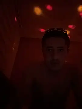 Snapshot of WhiteeMen chatting on November 16, 2025, 9:30 pm WhiteeMen online show from November 16, 2025, 9:30 pm