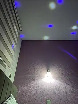 Snapshot of WhiteeMen chatting on November 24, 2025, 9:15 pm WhiteeMen online show from November 24, 2025, 9:15 pm