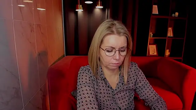 Annie Light online show from December 2, 2025, 5:53 am