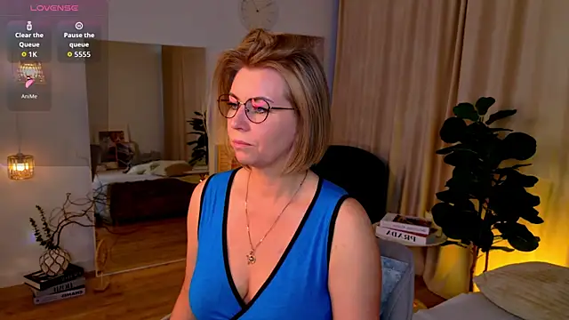Snapshot of Annie_Light chatting on June 4, 2026, 6:40 am Annie Light online show from June 4, 2026, 6:40 am