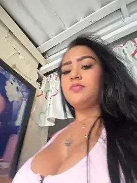 Luisa Fernandaa online show from April 14, 2026, 7:30 pm