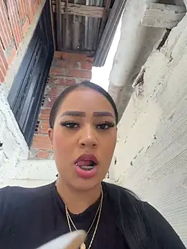 Luisa Fernandaa online show from May 8, 2026, 8:45 pm