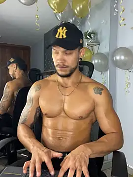 Snapshot of ARON_TAYLER01 chatting on March 1, 2025, 12:34 pm ARON TAYLER01 online show from March 1, 2025, 12:34 pm