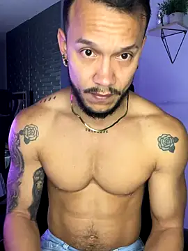 ARON TAYLER01 online show from October 21, 2025, 10:36 am