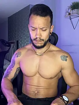 ARON TAYLER01 online show from November 23, 2025, 10:25 am