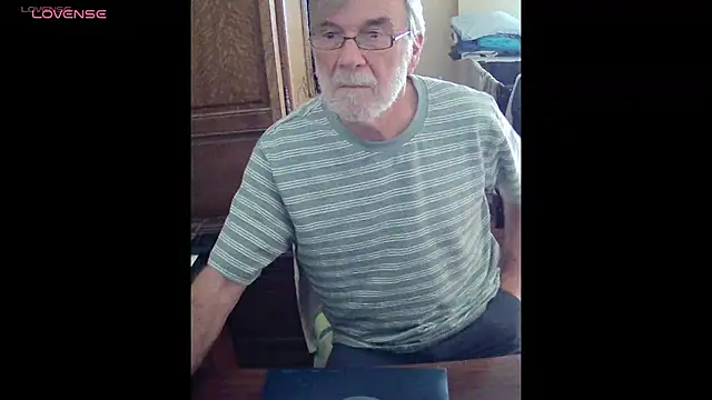 Snapshot of terrybare chatting on July 4, 2026, 1:48 pm terrybare online show from July 4, 2026, 1:48 pm