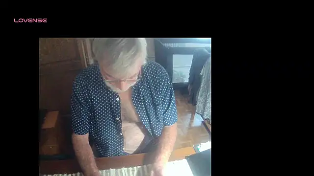 Snapshot of terrybare chatting on October 3, 2025, 2:40 pm terrybare online show from October 3, 2025, 2:40 pm