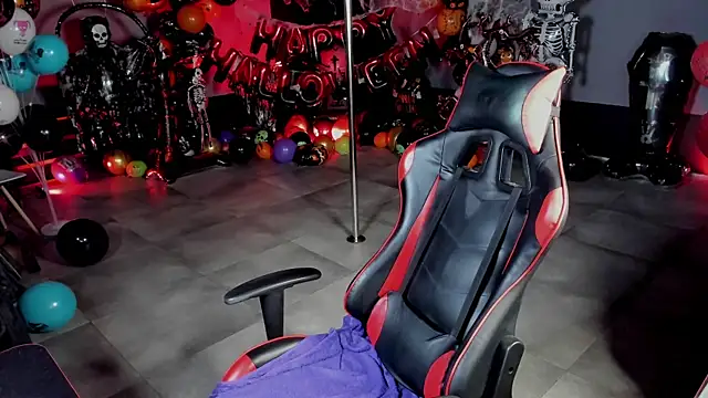 dirty-boss online show from November 26, 2025, 4:07 pm