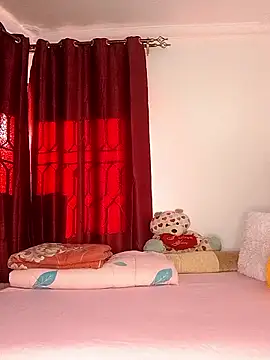 NicRaisaa online show from October 13, 2025, 4:47 am