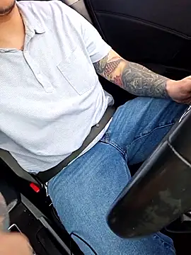 Snapshot of MrBiggBallz chatting on January 14, 2026, 9:40 pm MrBiggBallz online show from January 14, 2026, 9:40 pm