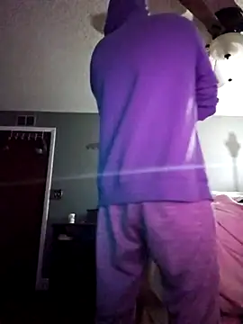 Snapshot of MrBiggBallz chatting on December 17, 2025, 12:15 am MrBiggBallz online show from December 17, 2025, 12:15 am