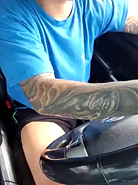 Snapshot of MrBiggBallz chatting on December 29, 2024, 6:05 pm MrBiggBallz online show from December 29, 2024, 6:05 pm