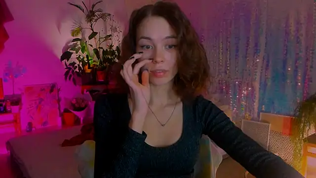 Snapshot of poli__ chatting on January 14, 2025, 9:30 pm poli   online show from January 14, 2025, 9:30 pm